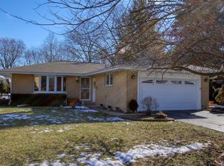303 N Stevenson Ln, Mount Prospect, IL