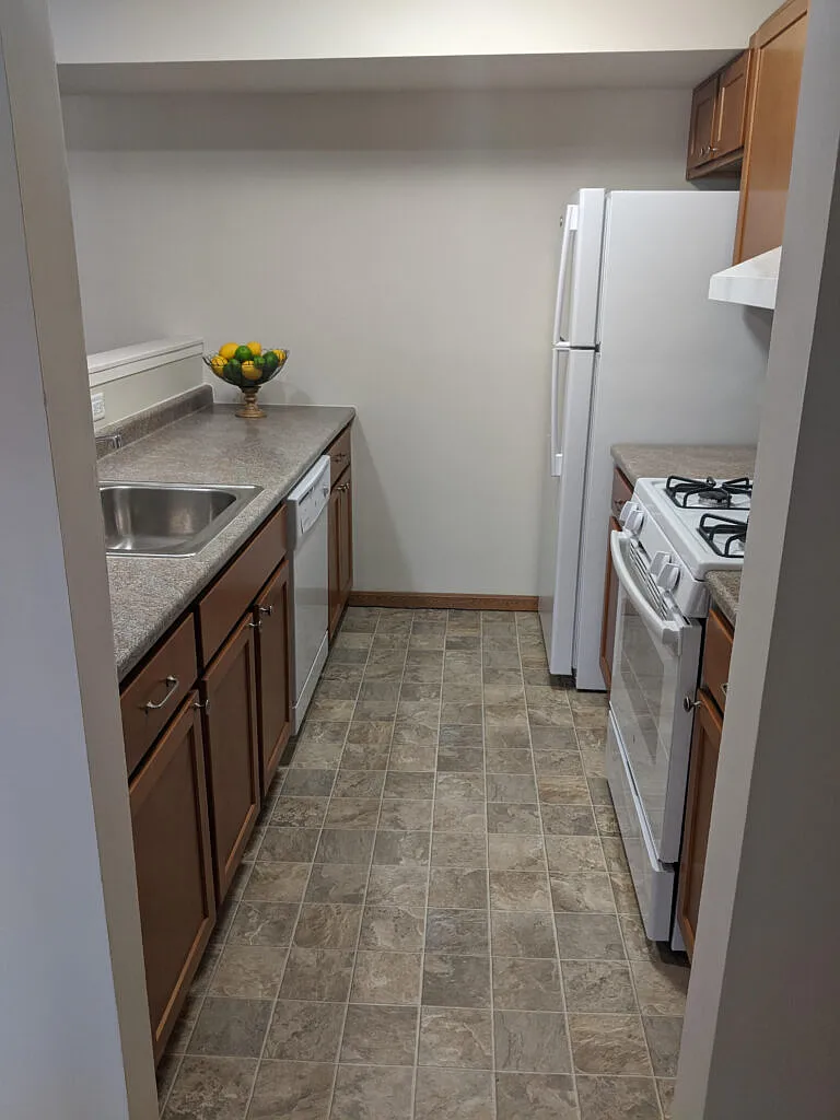 Pines West Apartments — Photo 4