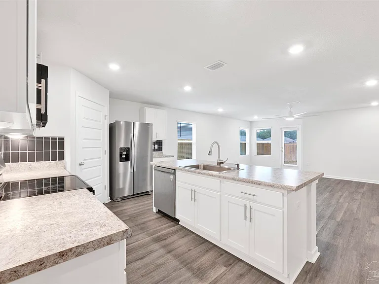 6304 Firefly Dr — Photo 7
