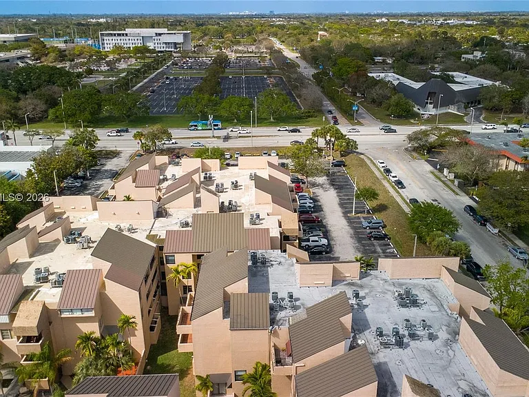 10500 SW 108th Ave #B414 — Photo 7