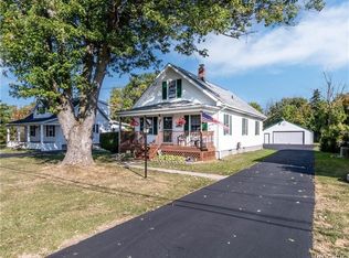 8106 E Britton Dr, Niagara Falls, NY 14304