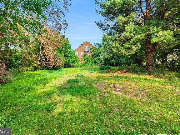 4th image of 8413 Rainbow Rd