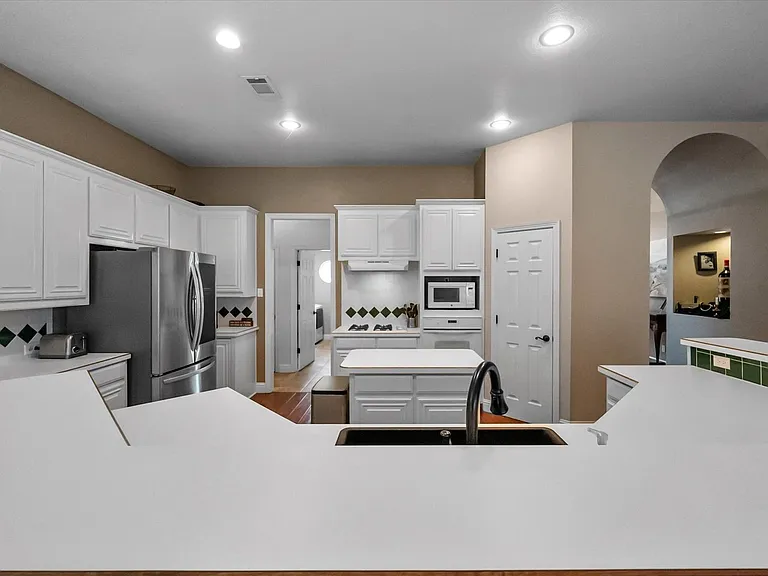 3 Savoy Ct — Photo 13