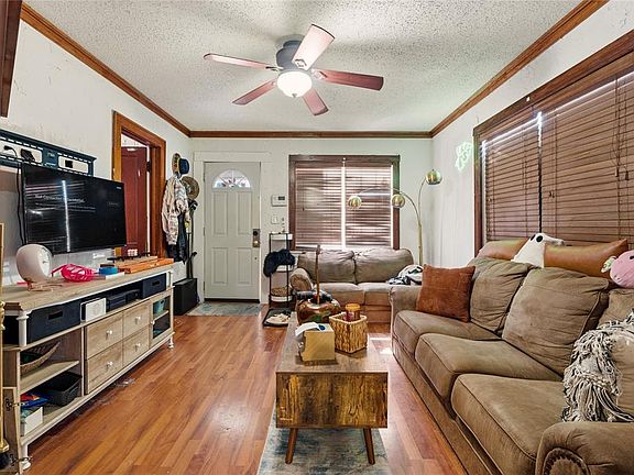 4th image of 501 SE 15th St