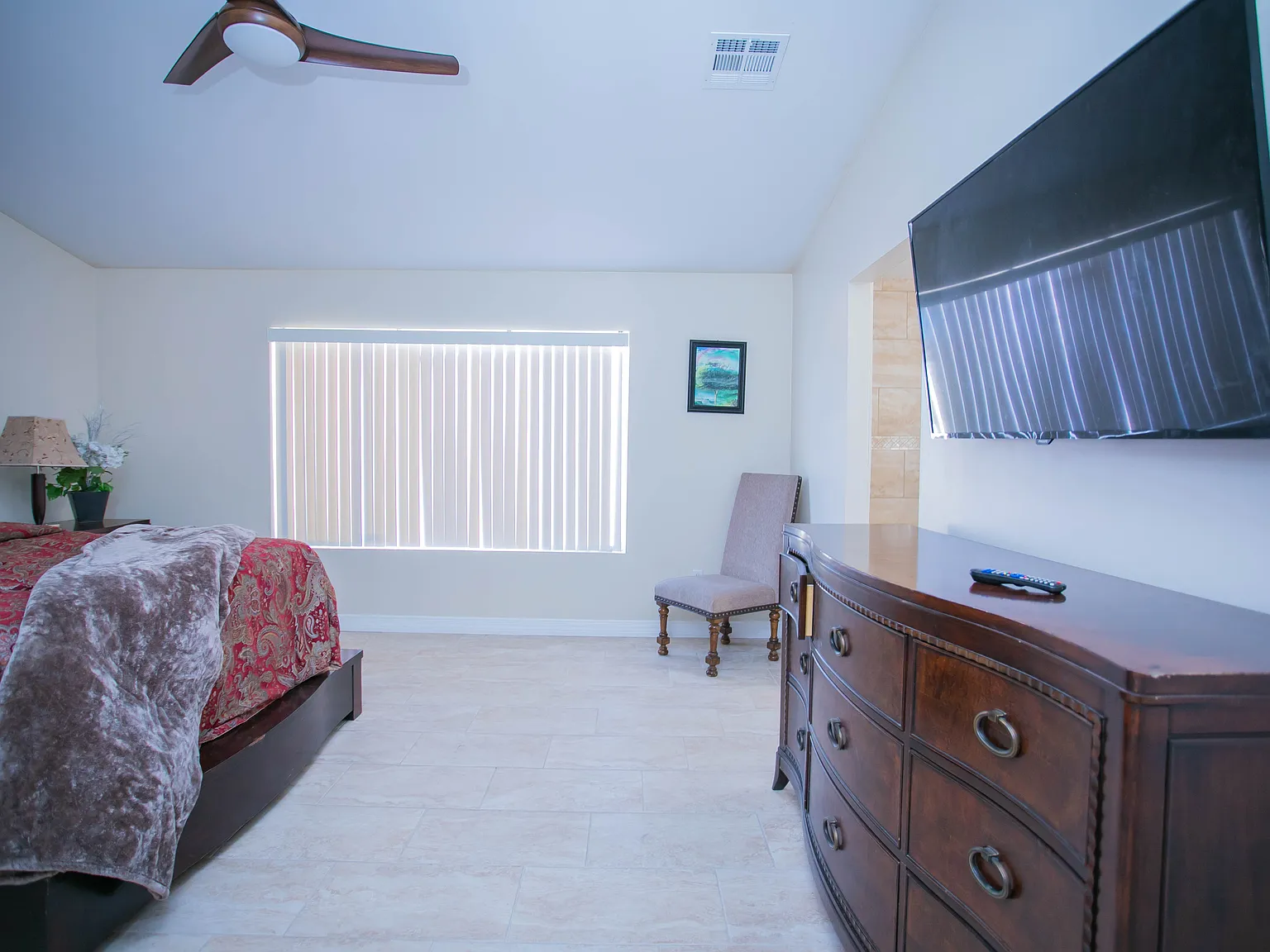 4 bed, 2214 sqft, $3,500 — Photo 3