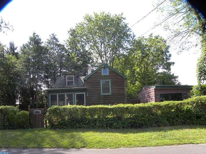1st image of 615 Delaware Ave