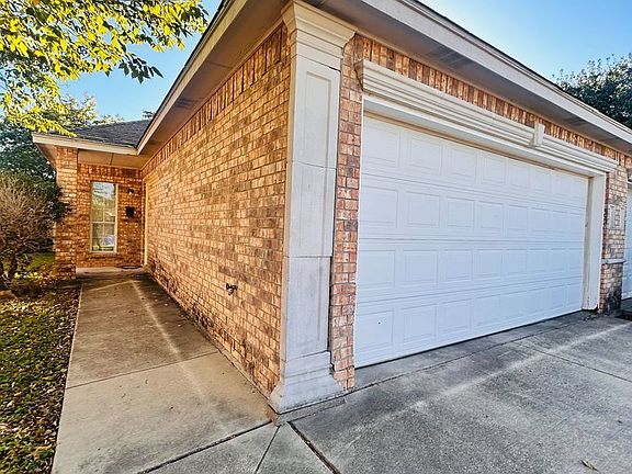 2nd image of 713 Kingston Dr #1