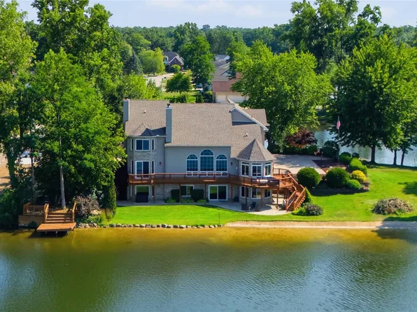 9669 Steephollow Dr, White Lake, MI 48386