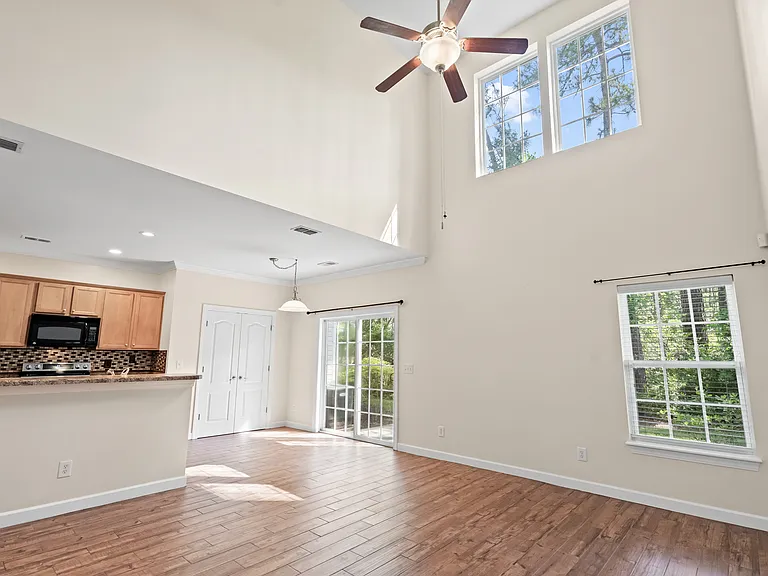 1020 Fairway Ln — Photo 9
