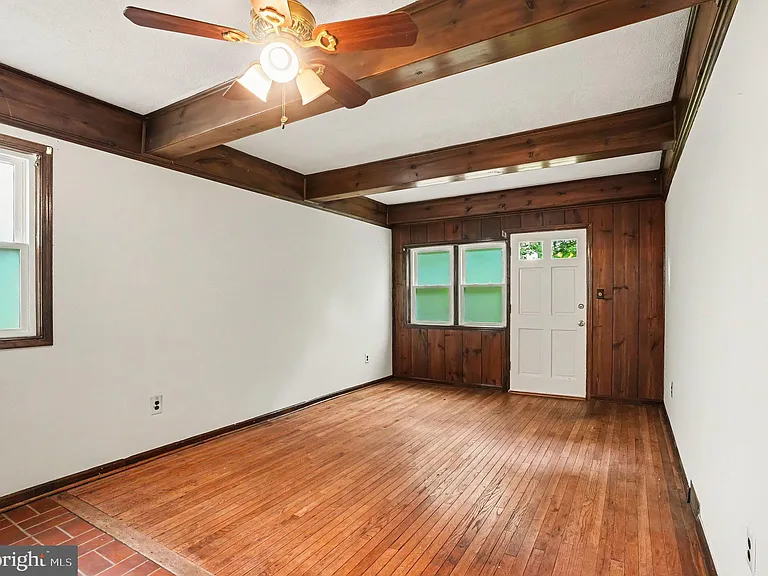 712 E Pine Ford Rd — Photo 5