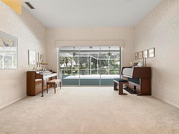 4th image of 2114 Tocobaga Ln
