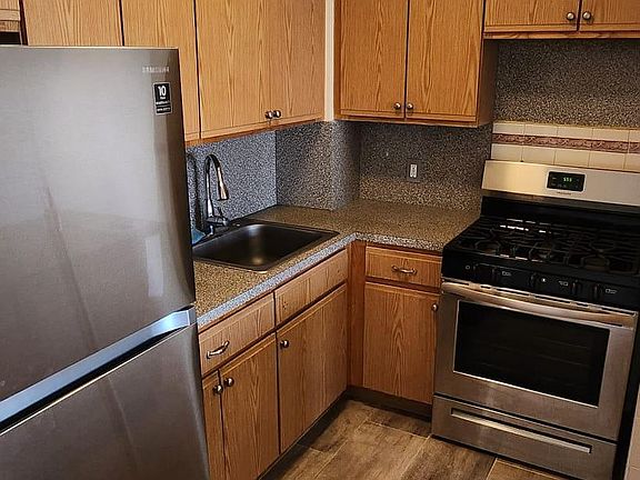 2nd image of 319 Howe Ave Floor 2