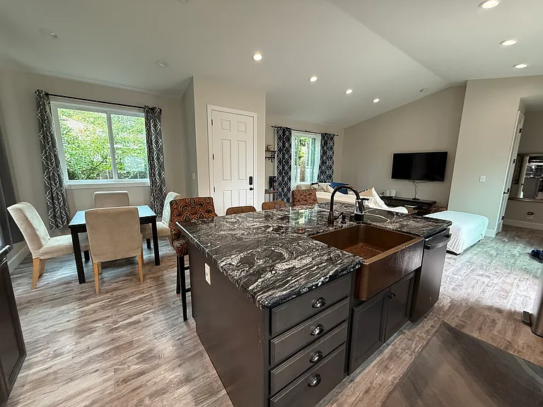 1598 Valota Rd — Photo 11