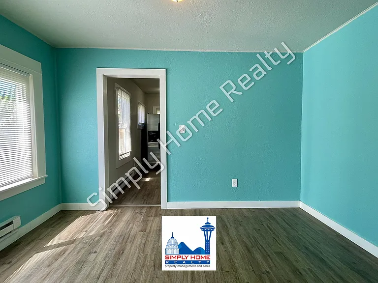 3314 Sawyer St — Photo 5