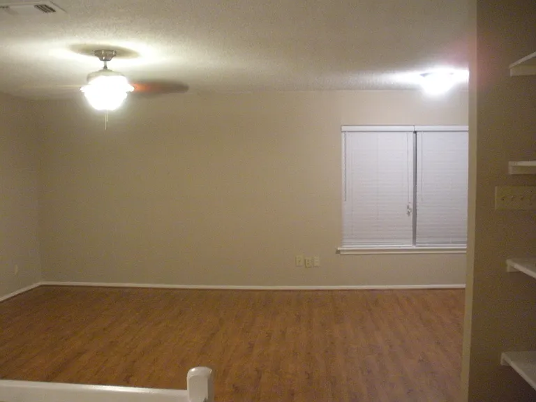 Nice size living and dining area