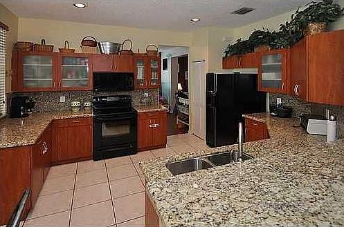 4th image of 756 Heritage Way