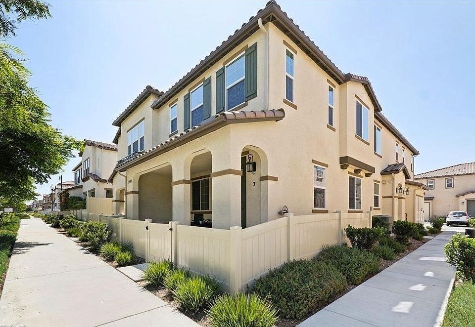 Montecito Community, HOA fees included in monthly rent