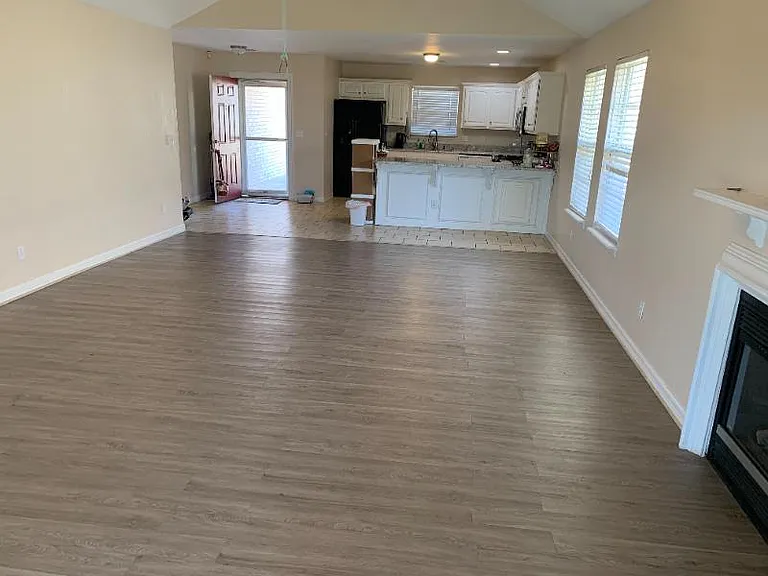 1217 E Emma Ln — Photo 3