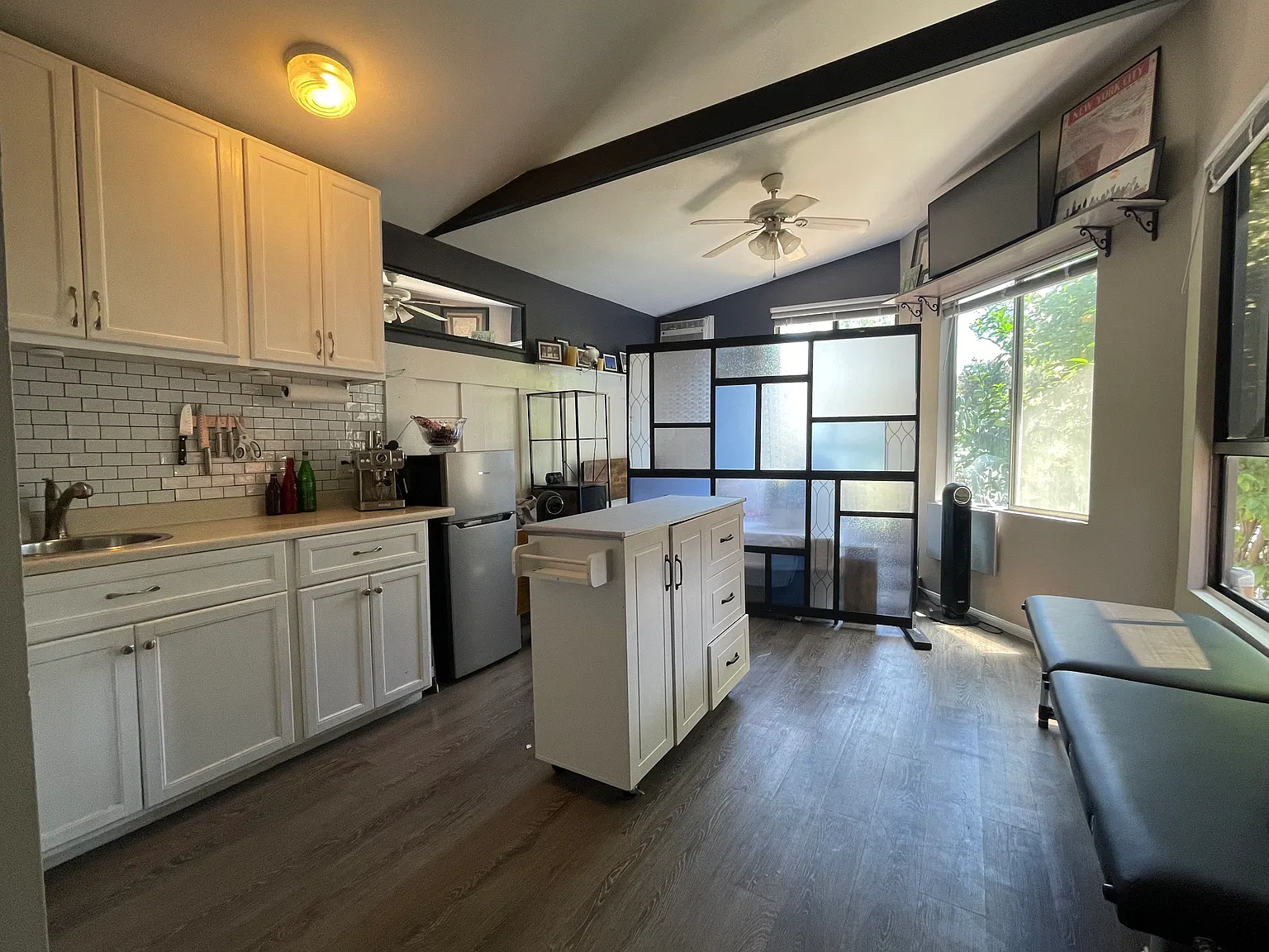 8956 Hammond Dr — Photo 2