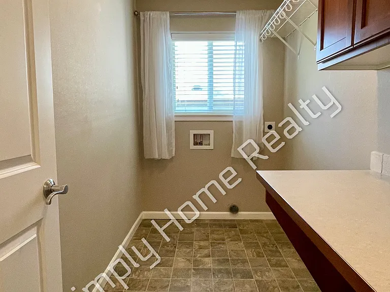 4661 Helena Ave SE — Photo 17