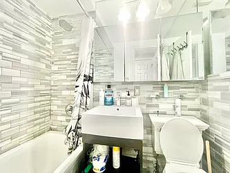 Rented by Century 21 Premier 