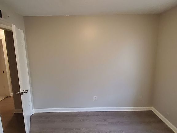 3rd image of 6035 Kentwood Dr