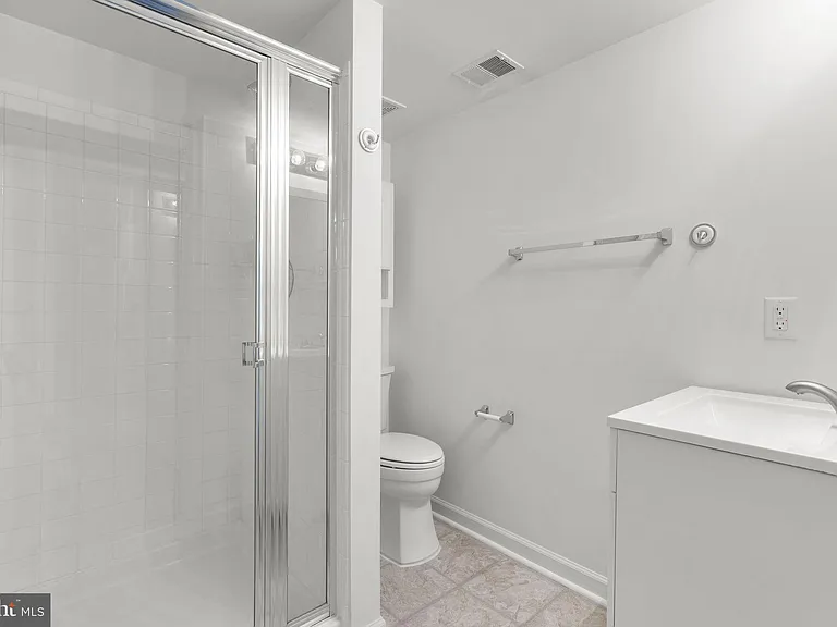 6381 Stockbridge Overlook Ct — Photo 40