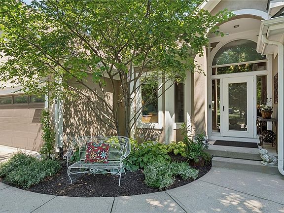4th image of 14809 Linden St