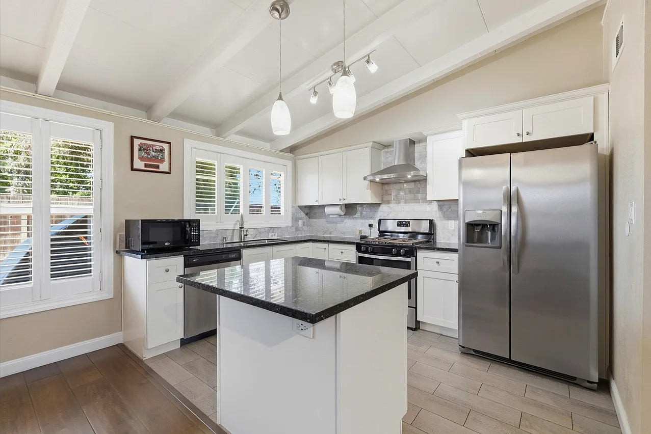 1101 Palamos Ave — Photo 4