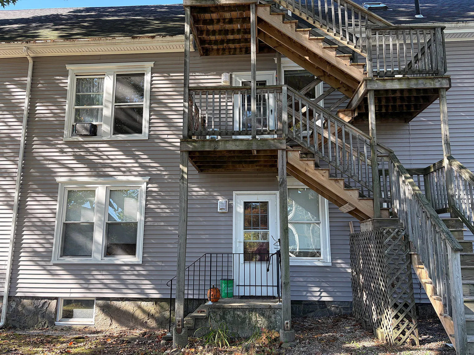 2 bed, 700 sqft, $1,825 — Photo 2