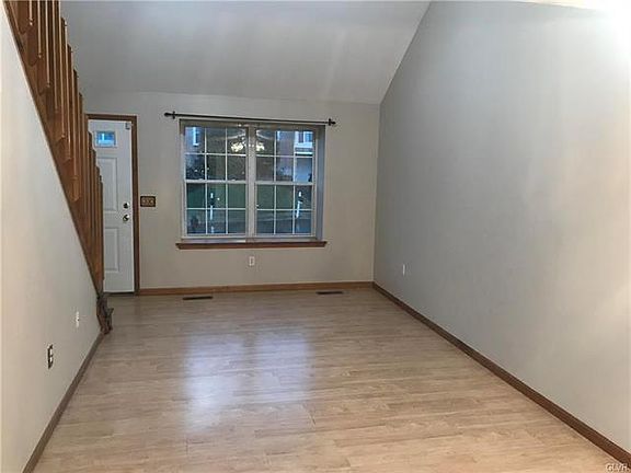 3rd image of 2664 Anthony Ct