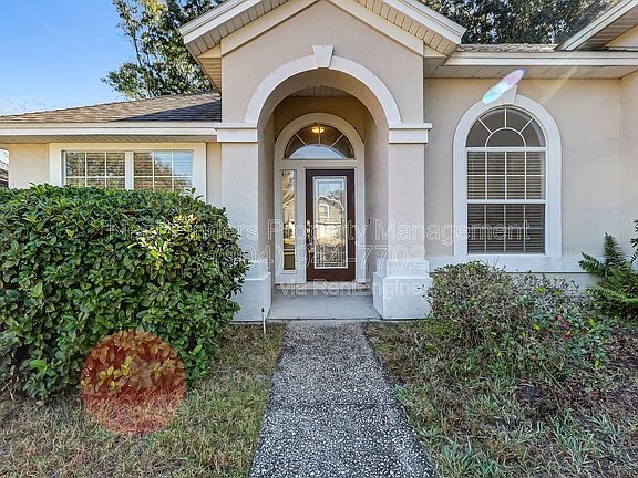 2nd image of 1704 Dartmoor Ln