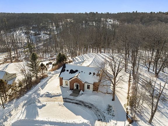 2nd image of 13 Beech Hill Rd