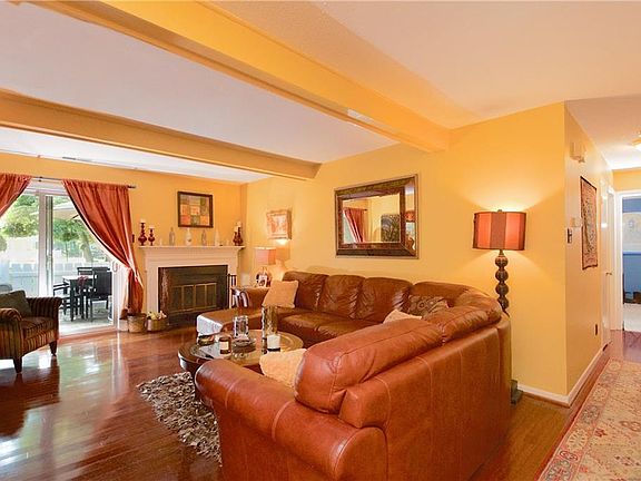 3rd image of 39 Wynwood Dr