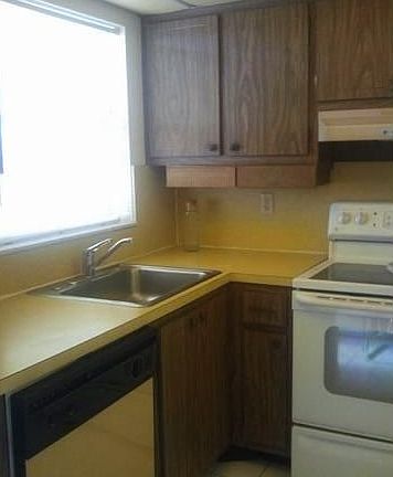 4th image of 9001 Sunrise Lakes Blvd APT 304
