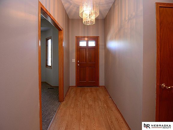 4th image of 823 Calais St