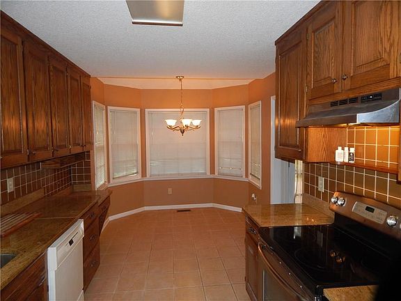 3rd image of 2109 Breconridge Dr SW