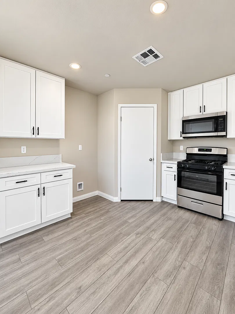 Beautiful New Construction Rental in Bakersfield — Photo 4