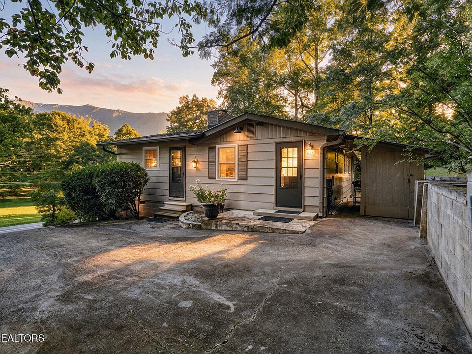 1st image of 733 Cavern Rd