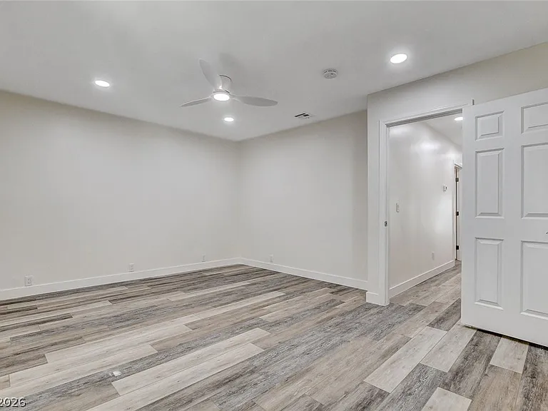 2999 Bel Air Dr — Photo 25