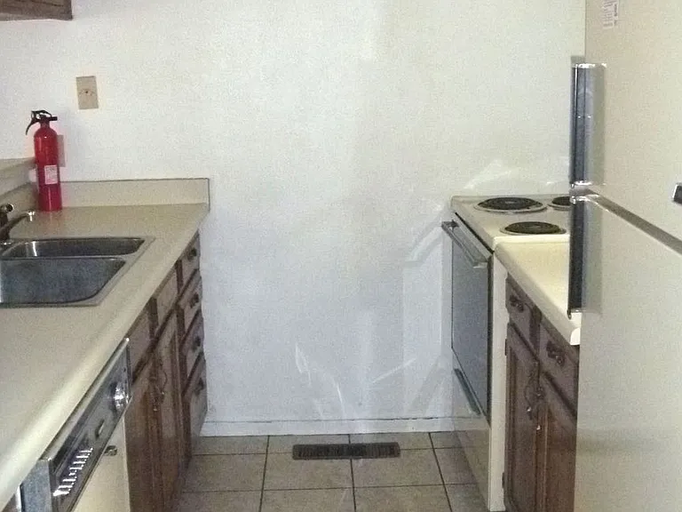 770 Southwood Blvd #11 — Photo 5