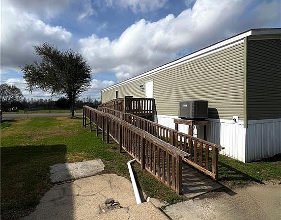 3rd image of 102 Gibson St