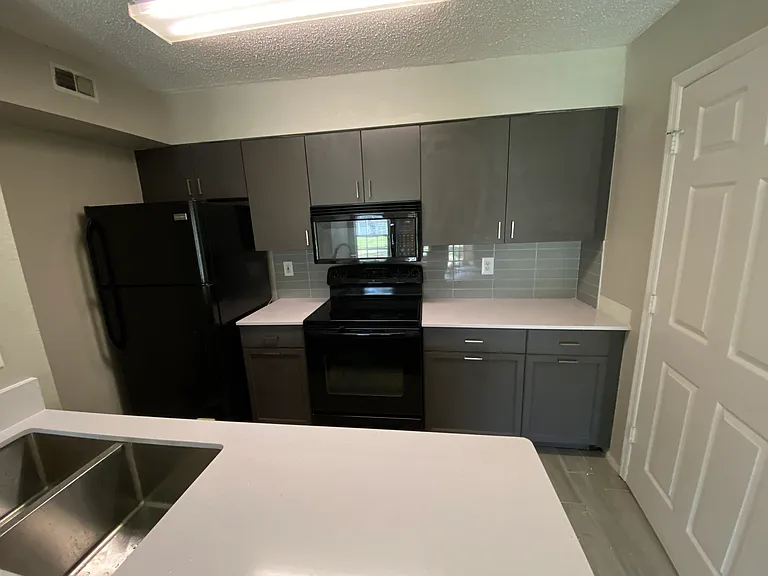 5112 Park Central Dr #616 — Photo 7