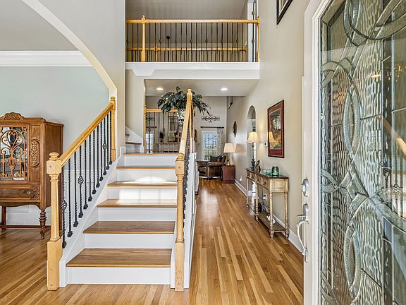 5th image of 1712 Stoney Hill Ln