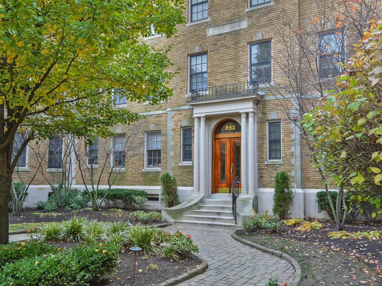 852 Massachusetts Ave — Photo 4