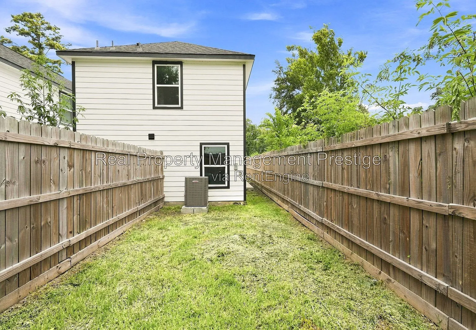3 bed, 2.0 bath, 1200 sqft, $1,595 — Photo 2