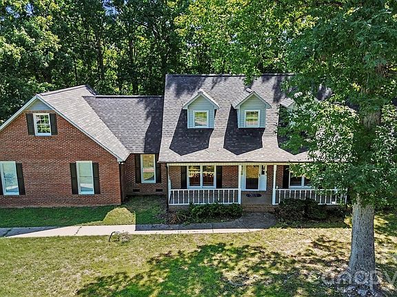 4th image of 121 Country Creek Dr