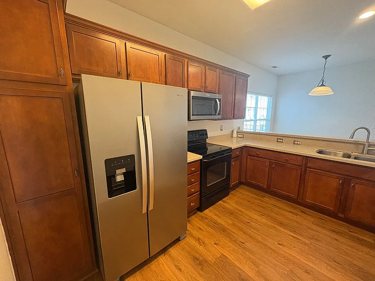 130 Pin Oak Ct — Photo 3