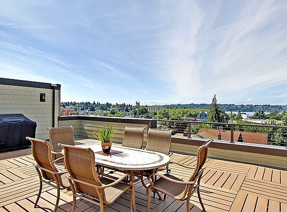 Roof top deck