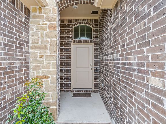 3rd image of 10025 Poinsett Way